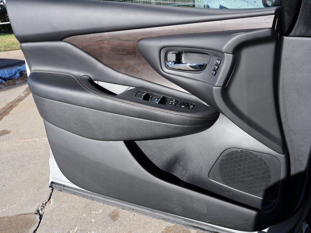 Used 2023 Nissan Murano Platinum w/ Cargo Package image 32
