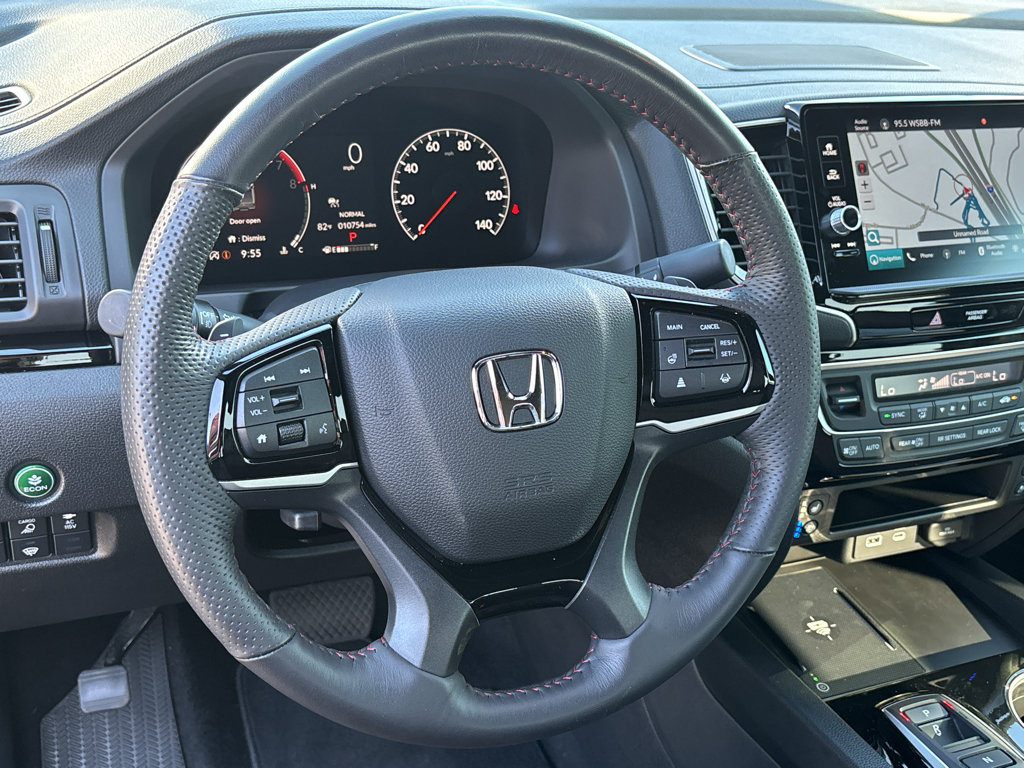 Used 2025 Honda Ridgeline Black Edition image 11