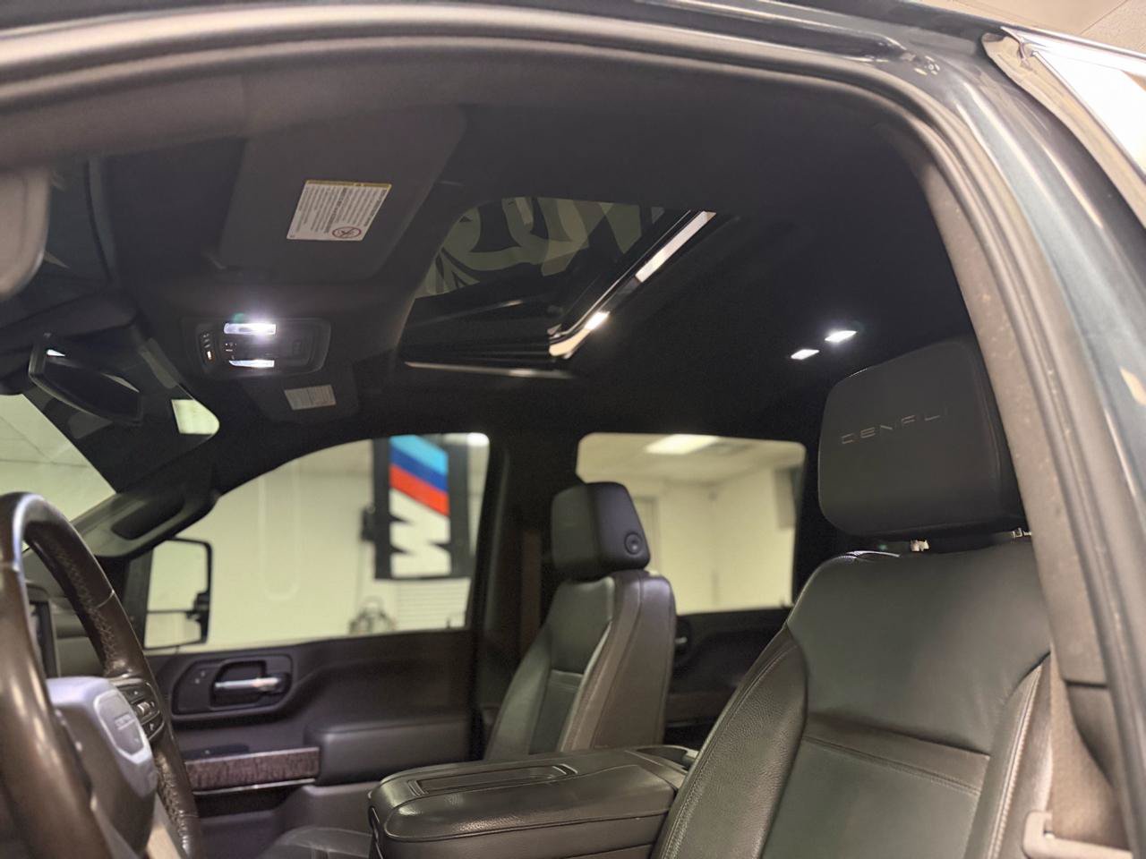 Used 2022 GMC Sierra 3500 Denali w/ Denali Ultimate Package AWD/4WD image 18