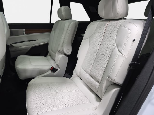 New 2027 Cadillac Vistiq Luxury AWD/4WD image 11