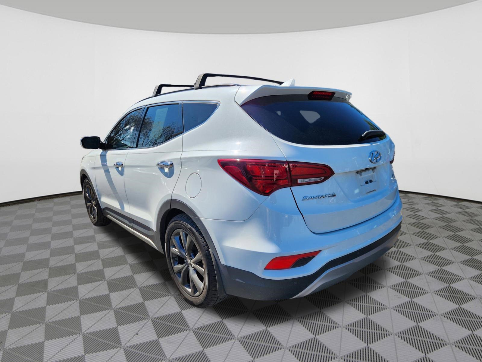 Used 2018 Hyundai Santa Fe Sport w/ Cargo Package image 3