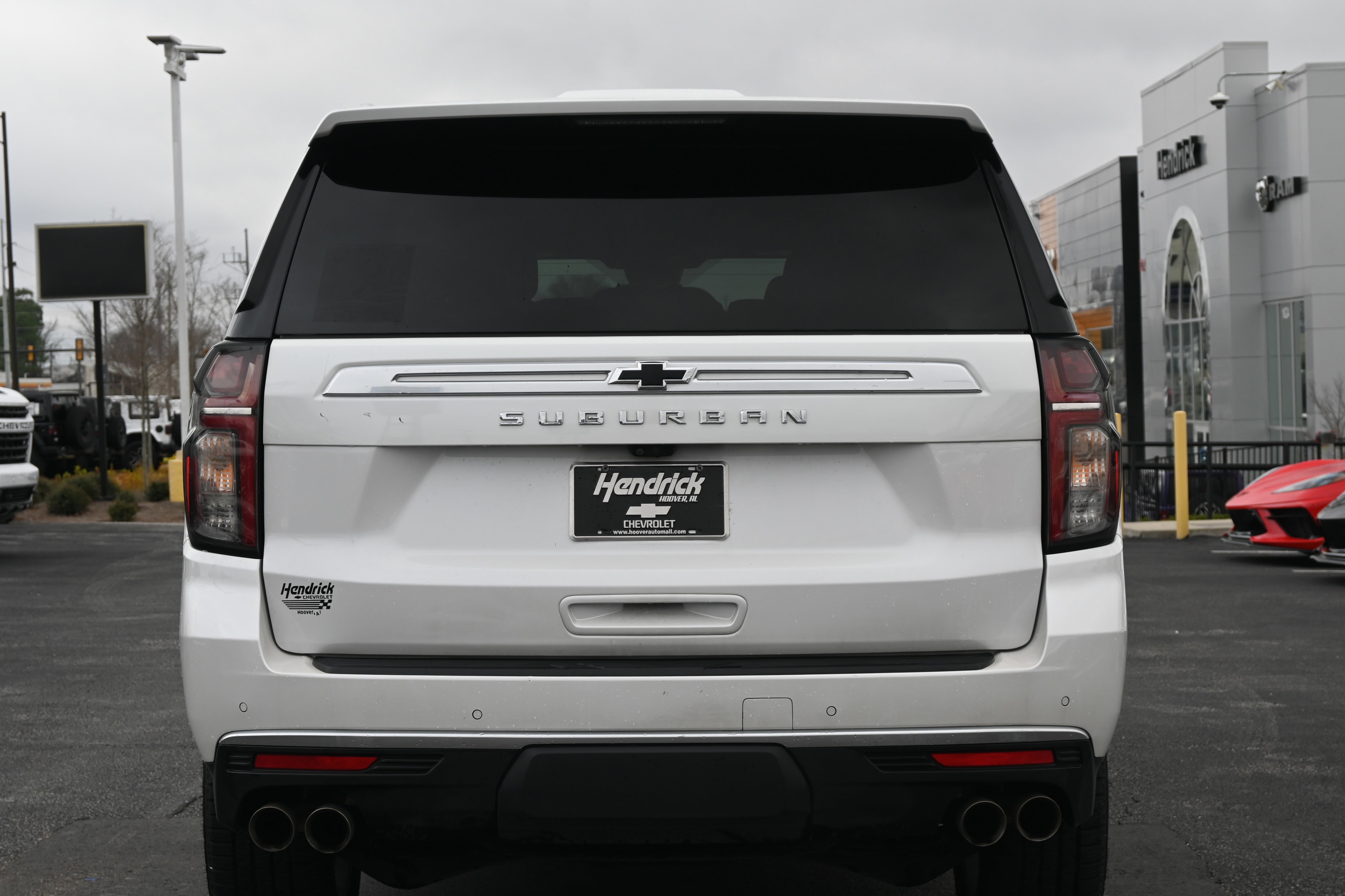 Used 2023 Chevrolet Suburban High Country image 11