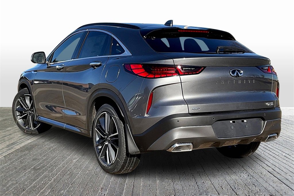 New 2025 INFINITI QX55 Essential image 3
