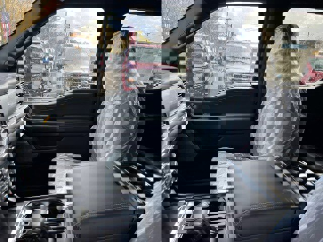 New 2025 Ford F150 Lariat w/ Equipment Group 501A Mid image 8