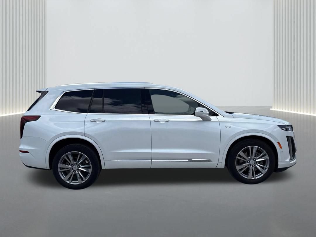 Used 2023 Cadillac XT6 Premium Luxury w/ Technology Package AWD/4WD image 4
