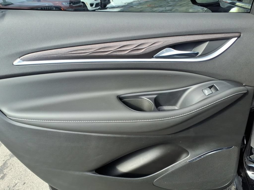 Used 2023 Buick Enclave Avenir w/ Avenir Technology Package FWD image 17