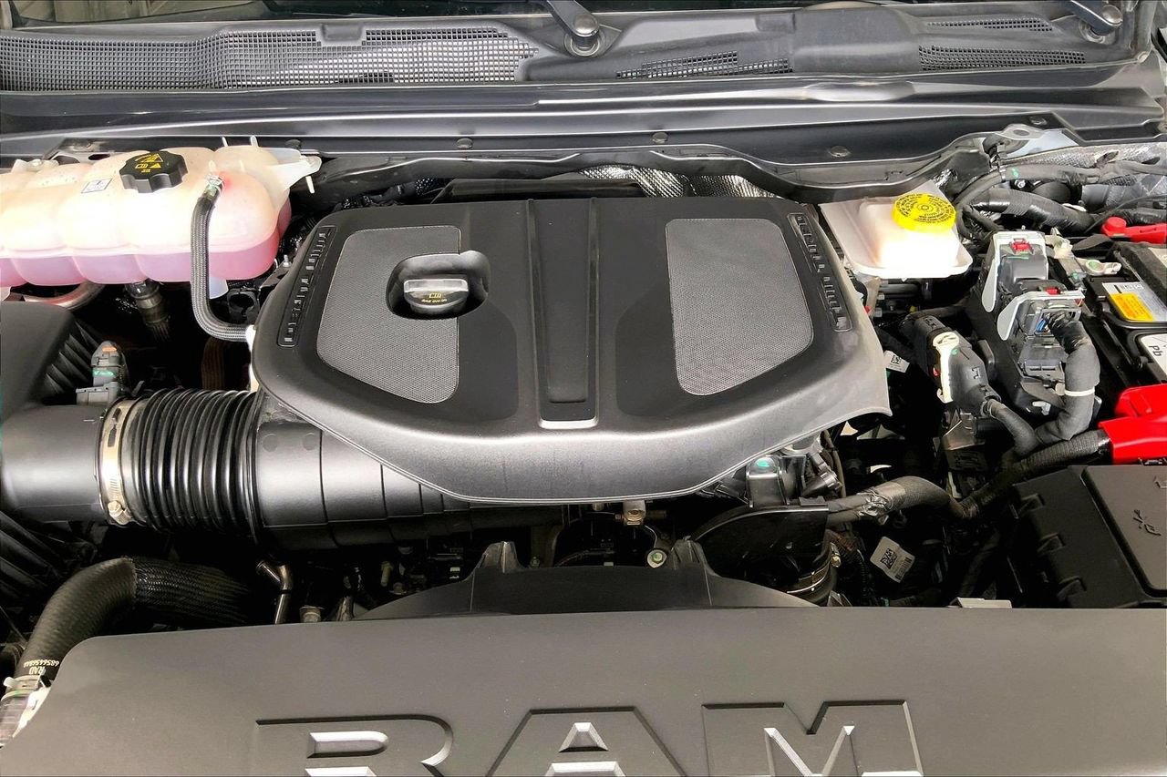 Used 2026 RAM 1500 Laramie AWD/4WD image 9