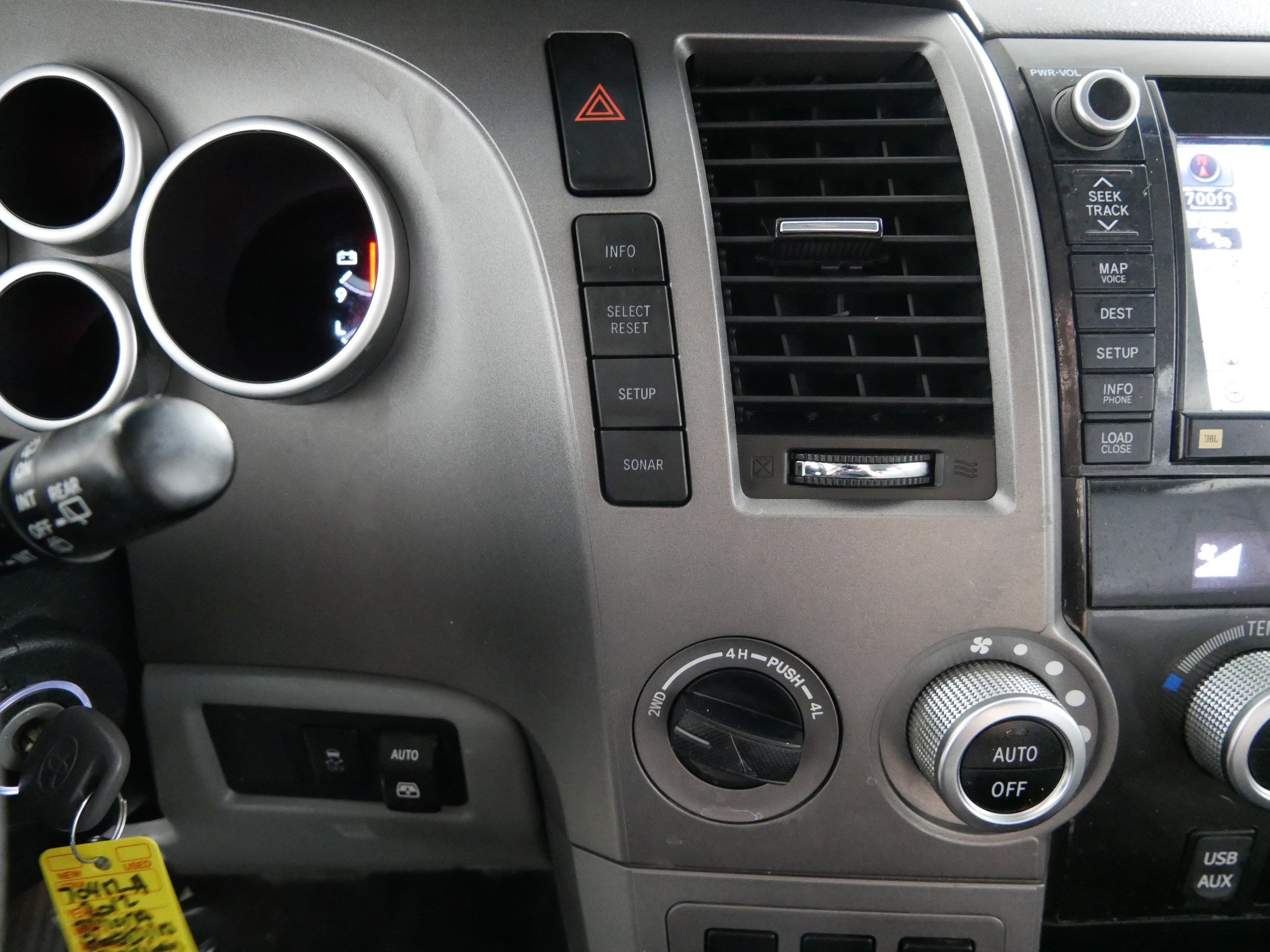 Used 2012 Toyota Sequoia Platinum image 28