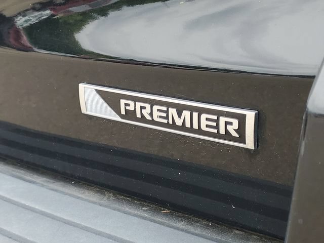 Used 2017 Chevrolet Suburban Premier AWD/4WD image 6