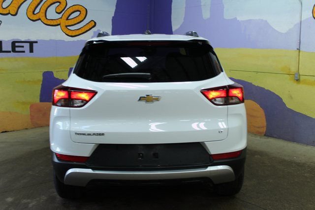Used 2023 Chevrolet TrailBlazer LT w/ Convenience Package FWD image 3