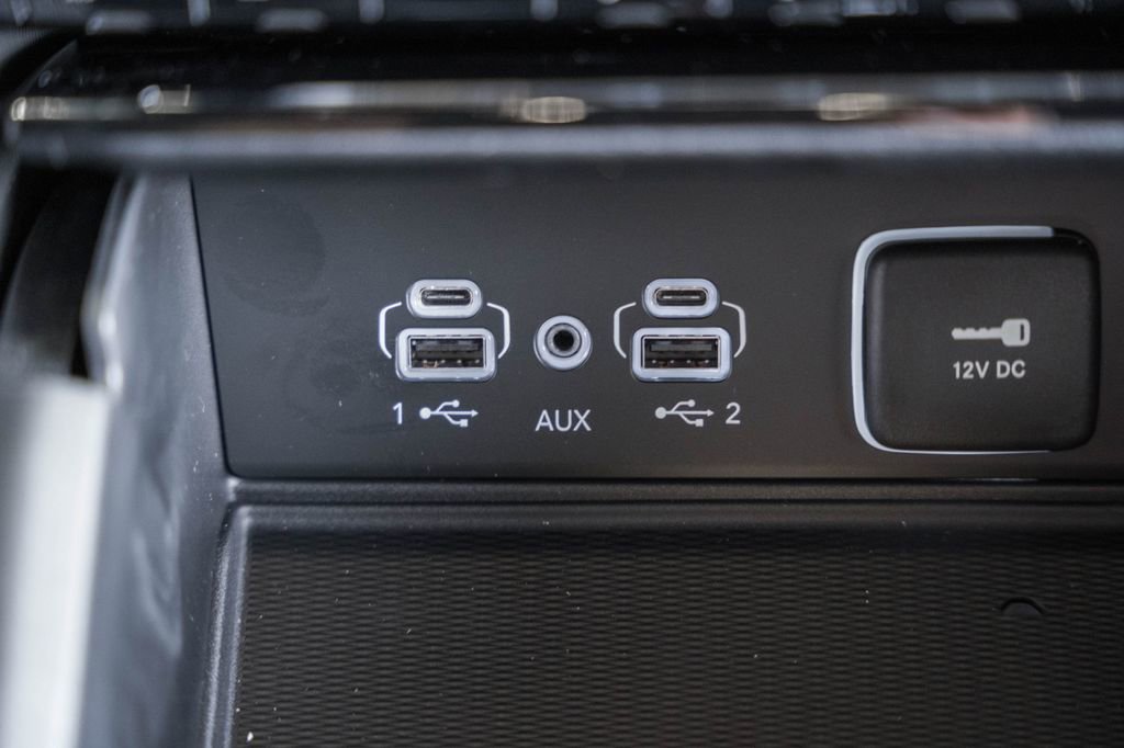 New 2025 Jeep Grand Cherokee Altitude image 23