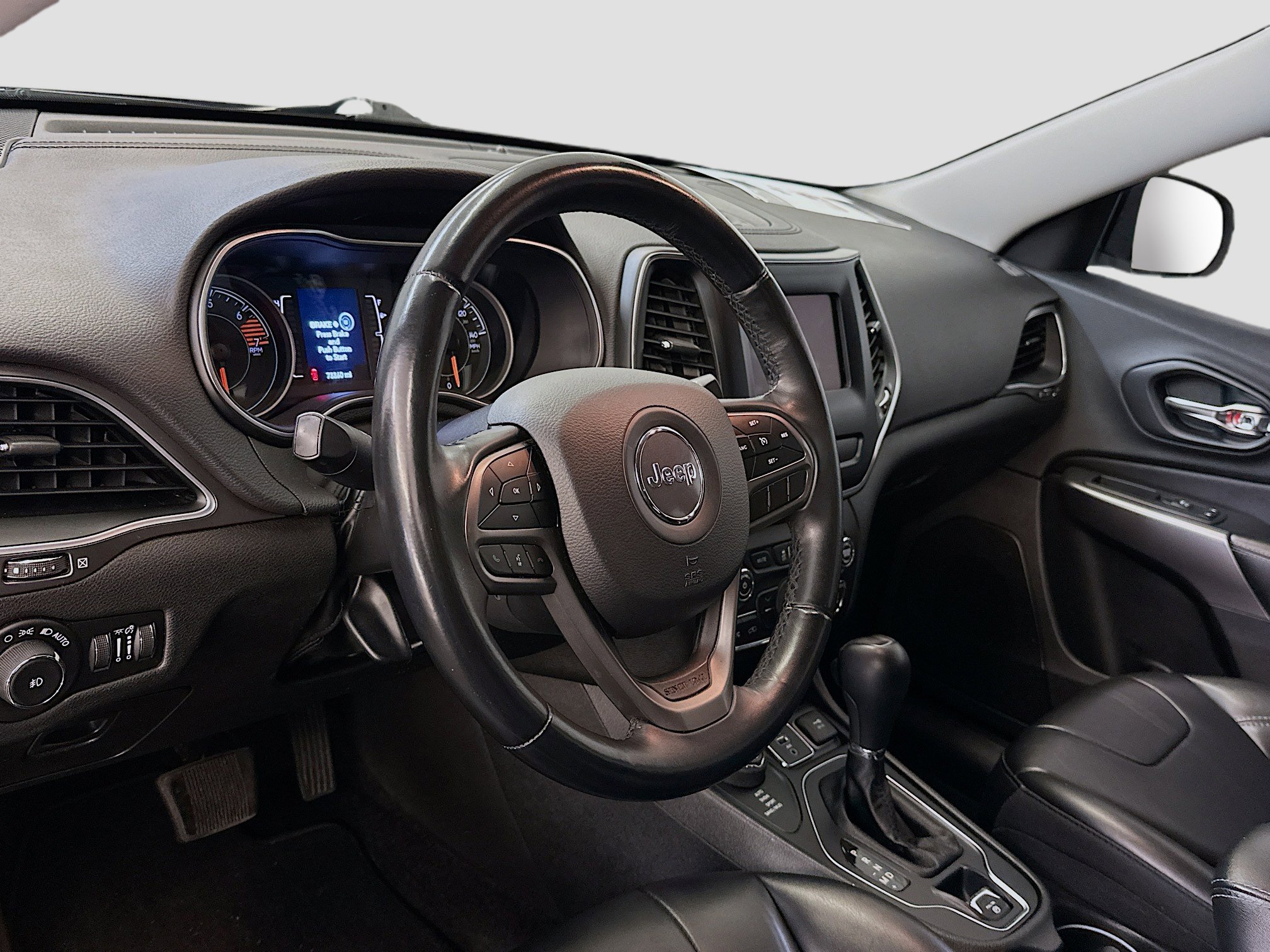 Used 2019 Jeep Cherokee Latitude Plus AWD/4WD image 18