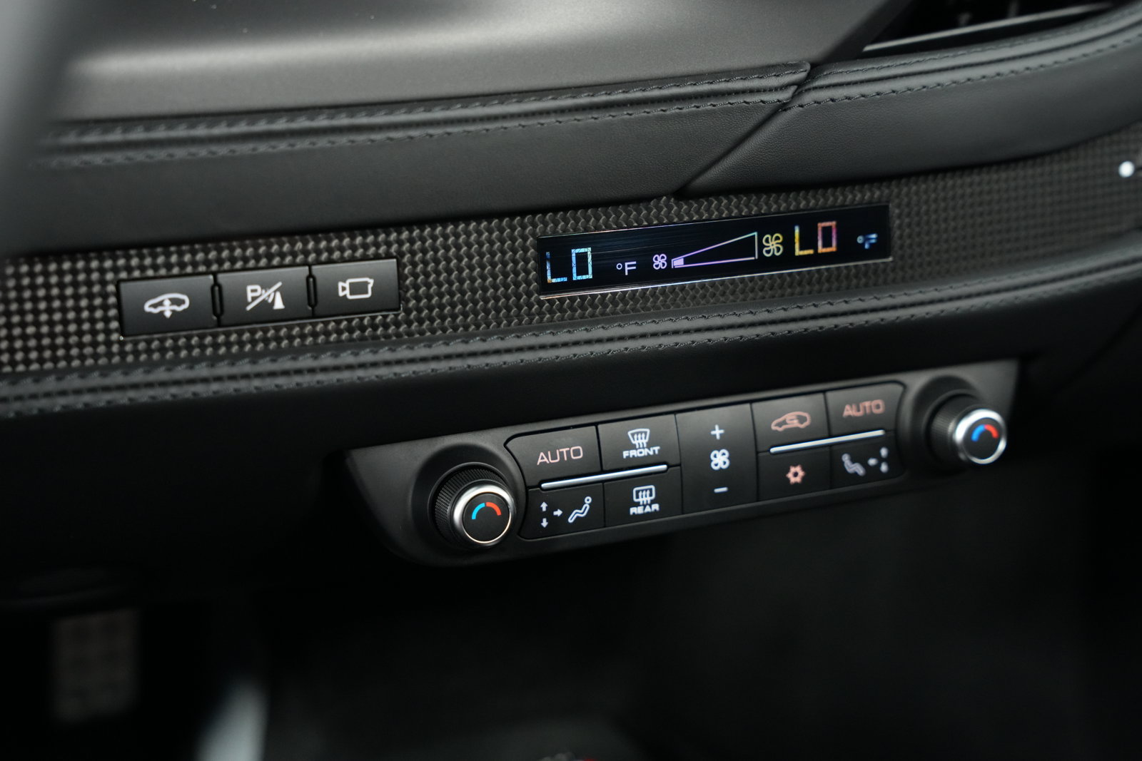 Used 2023 Ferrari F8 Spider RWD image 37