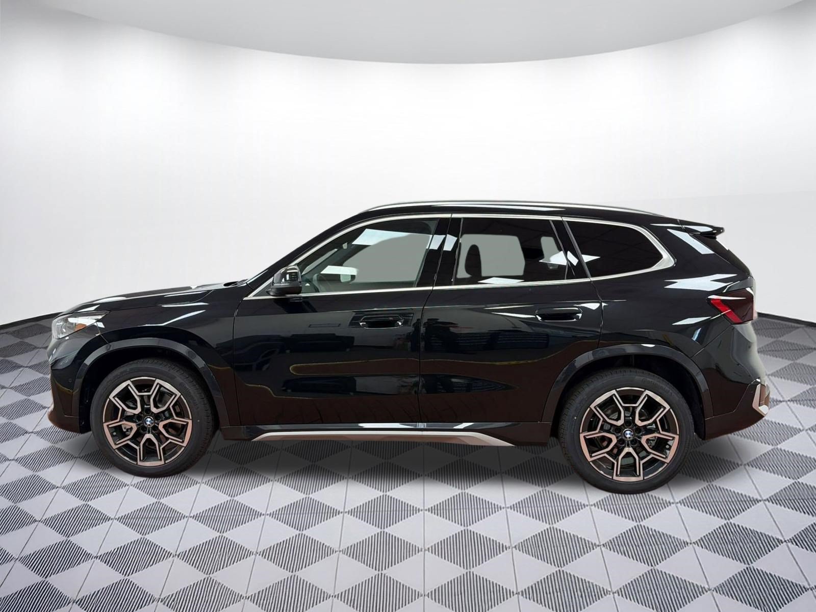 Used 2026 BMW X1 xDrive28i w/ Convenience Package AWD/4WD image 2