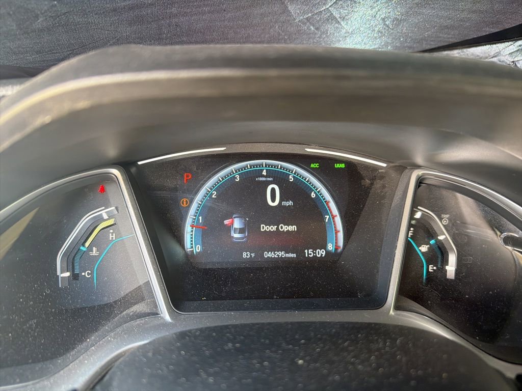 Used 2018 Honda Civic Touring image 3