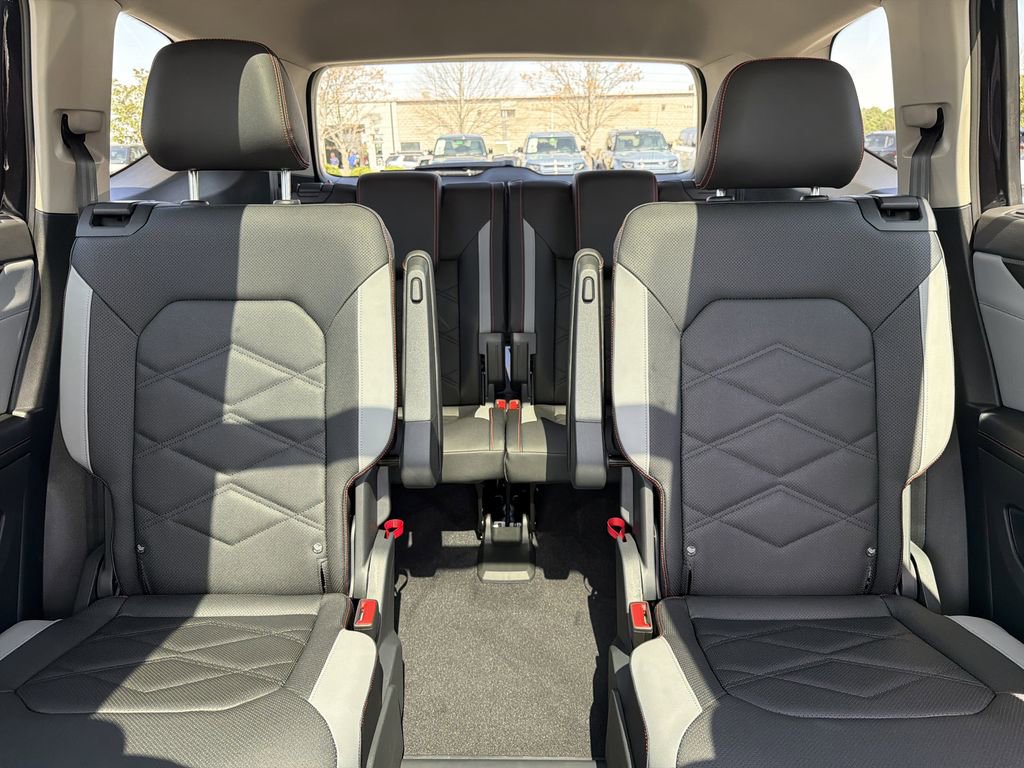 New 2026 Volkswagen Atlas Peak Edition image 33