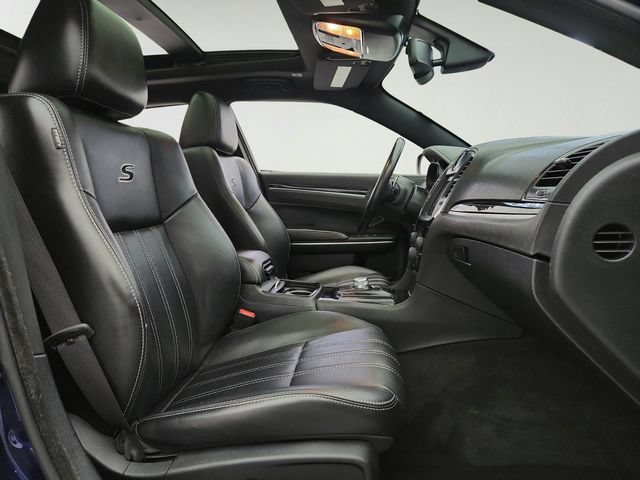 Used 2017 Chrysler 300 S w/ 300S Premium Group AWD/4WD image 30