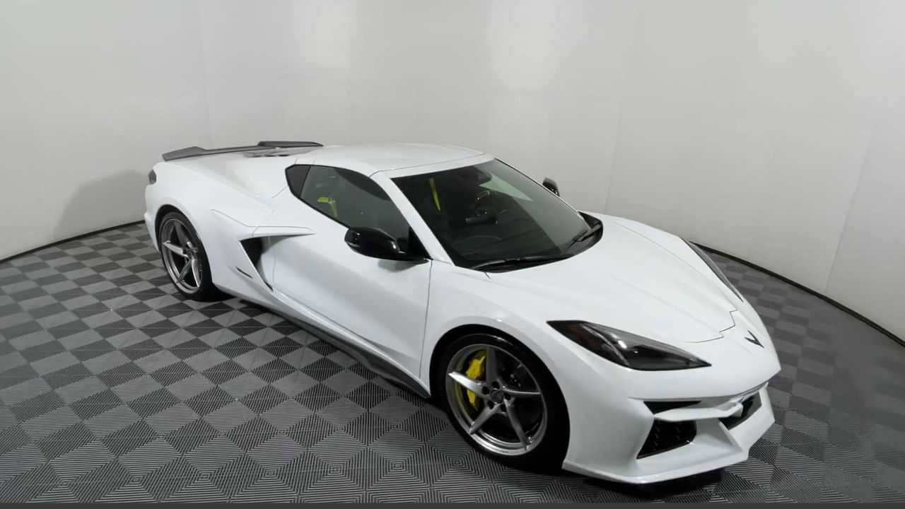 New 2025 Chevrolet Corvette E-Ray w/ ZER Performance Package AWD/4WD image 4