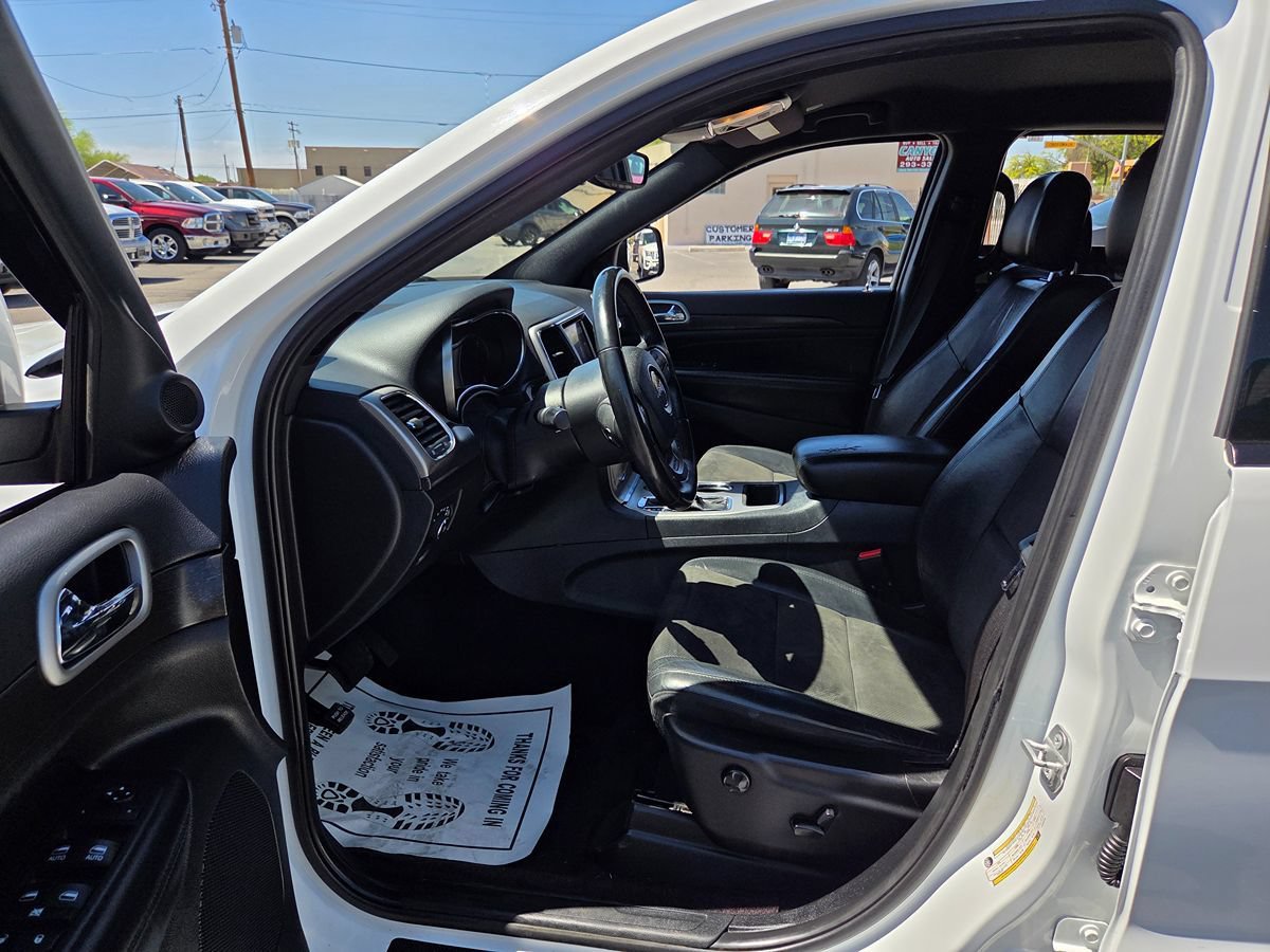 Used 2018 Jeep Grand Cherokee Altitude RWD image 38
