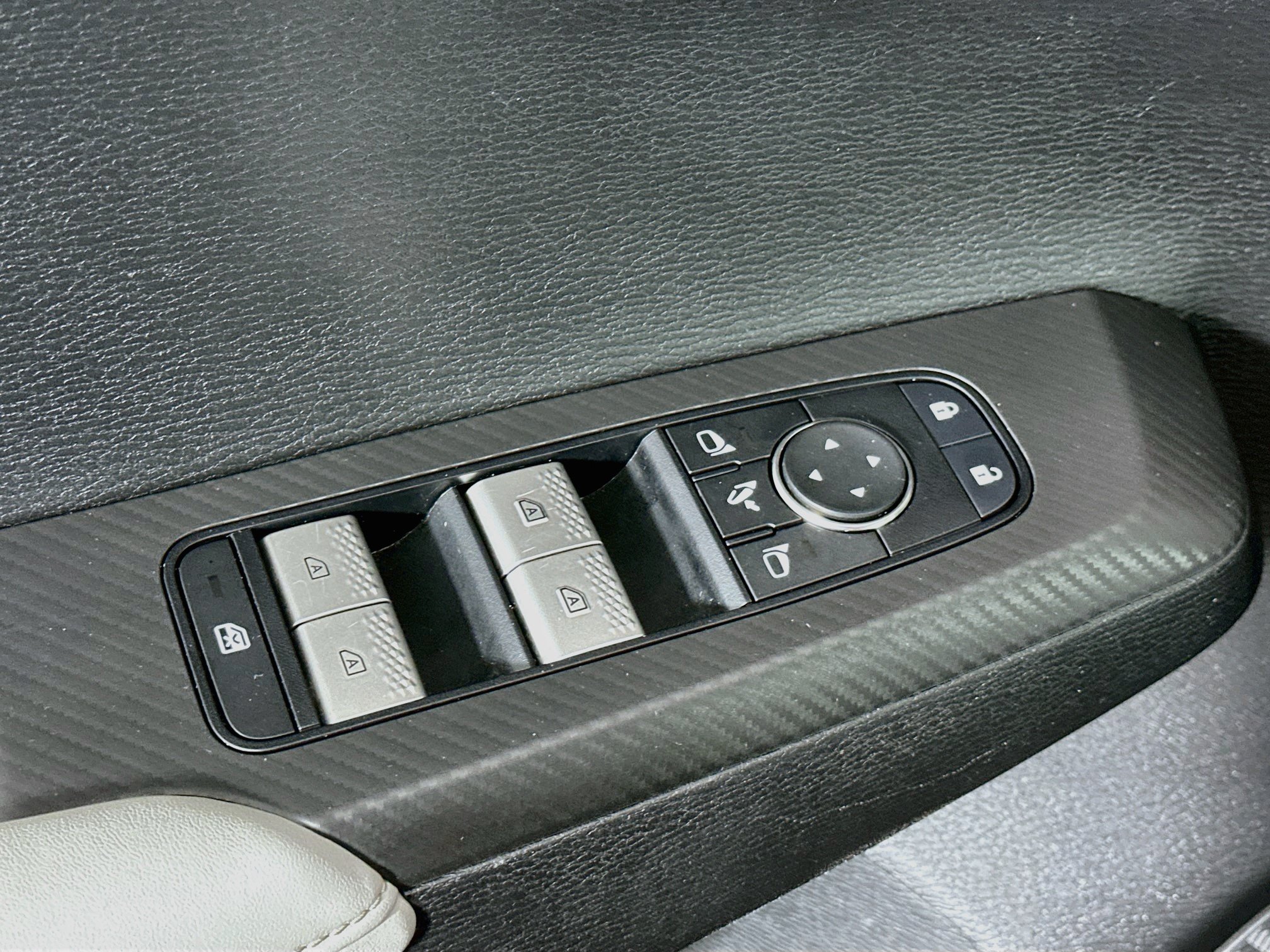 Used 2025 Mitsubishi Outlander SE FWD image 15