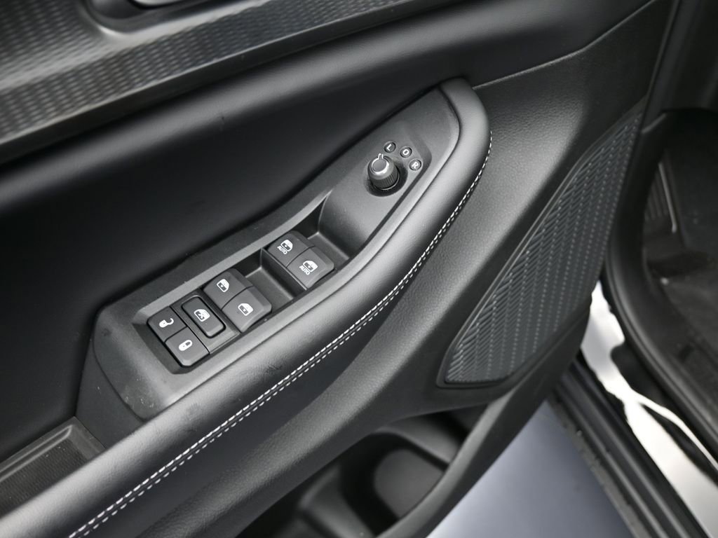 New 2025 Jeep Grand Cherokee Altitude image 13