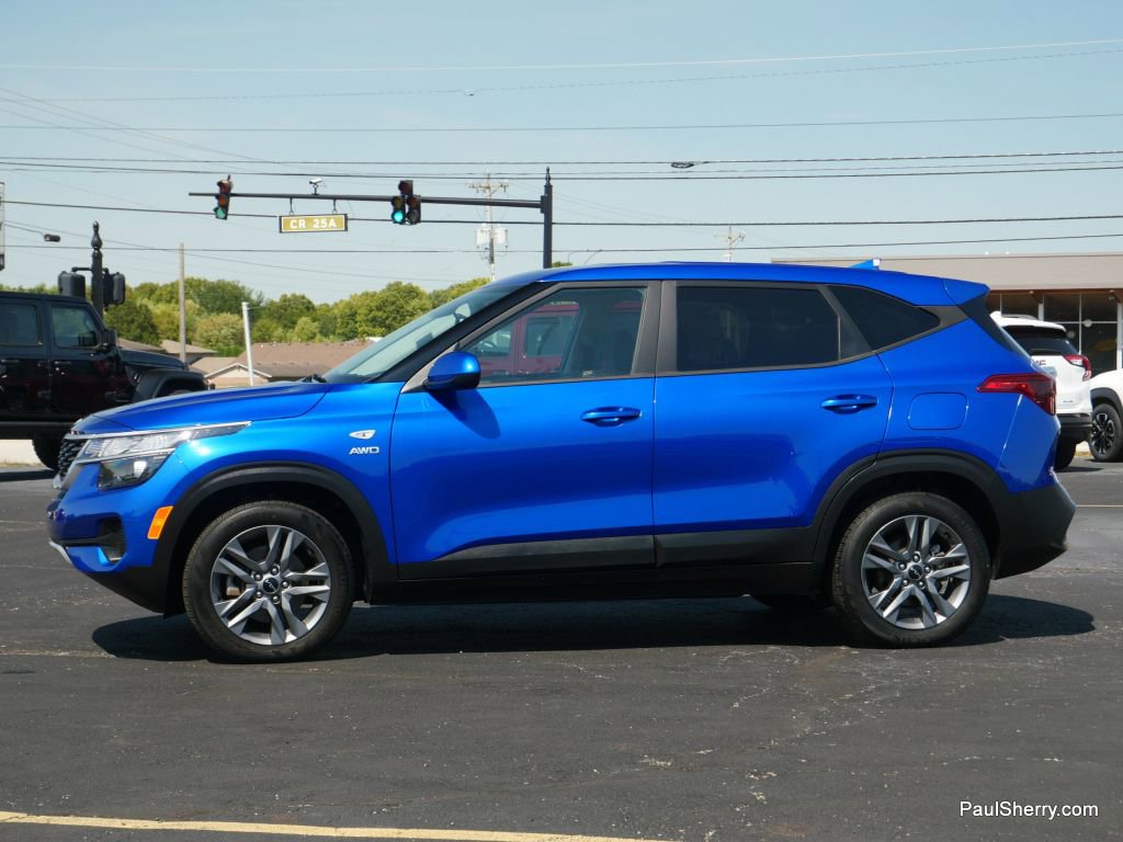 Used 2023 Kia Seltos LX AWD/4WD image 9