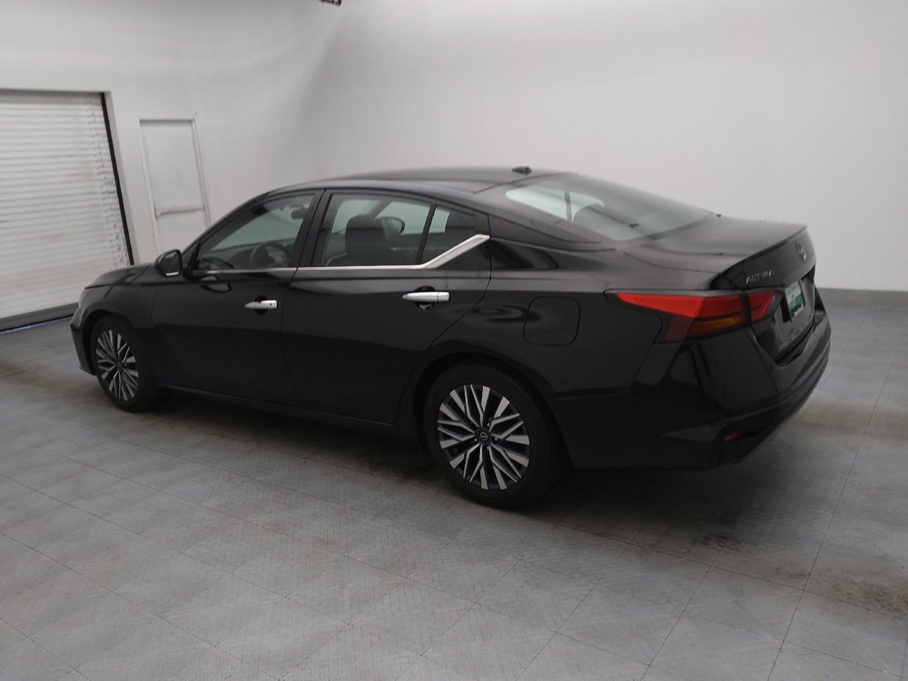 Used 2023 Nissan Altima 2.5 SV image 3