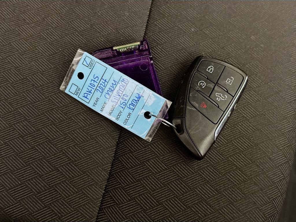 Used 2024 Chevrolet Silverado 1500 Custom image 33