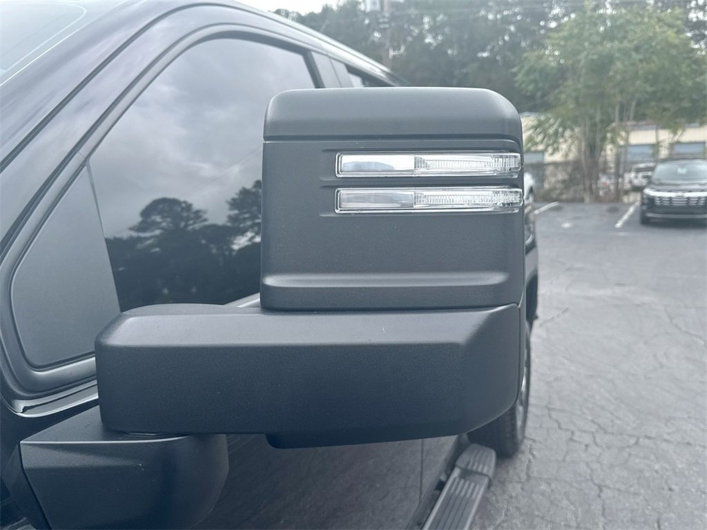 Used 2025 Chevrolet Silverado 2500 Custom image 11