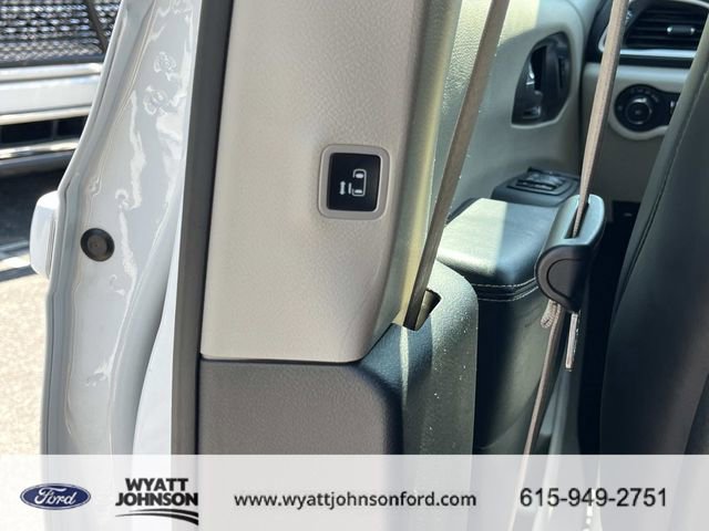 Used 2023 Chrysler Pacifica Touring-L image 18