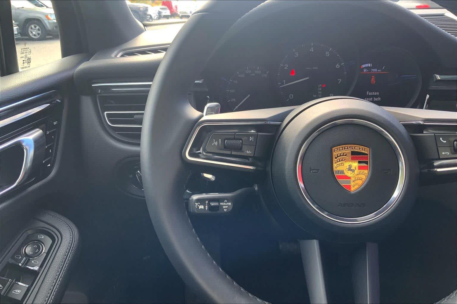 Used 2026 Porsche Macan AWD/4WD image 44