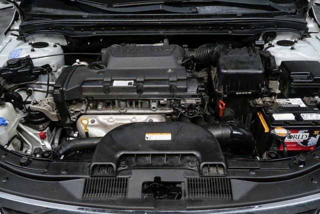 Used 2010 Hyundai Elantra SE image 29