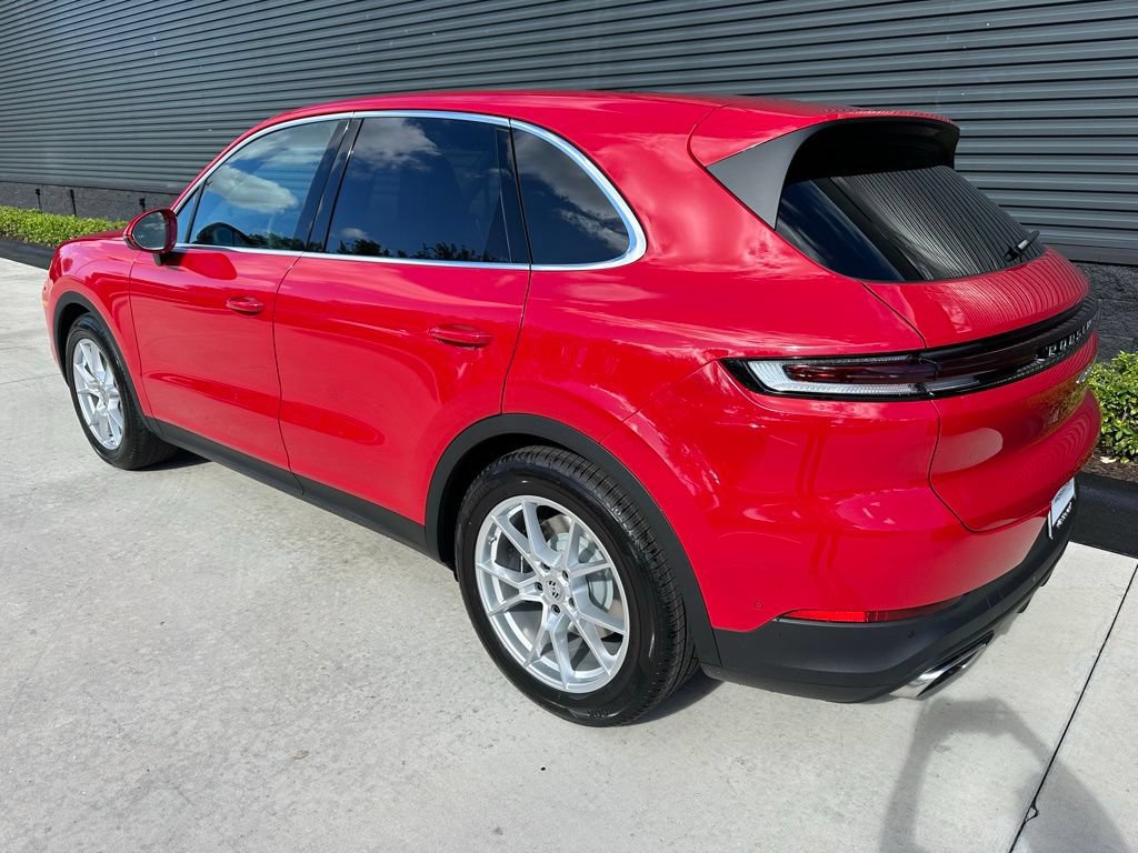 Certified 2026 Porsche Cayenne AWD/4WD image 3