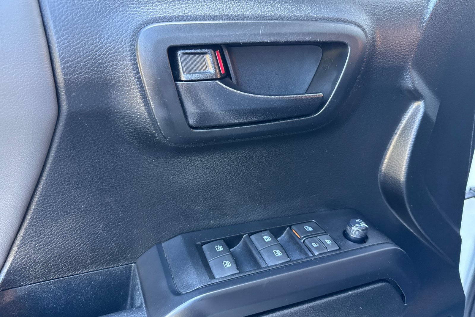 Used 2022 Toyota Tacoma SR AWD/4WD image 11