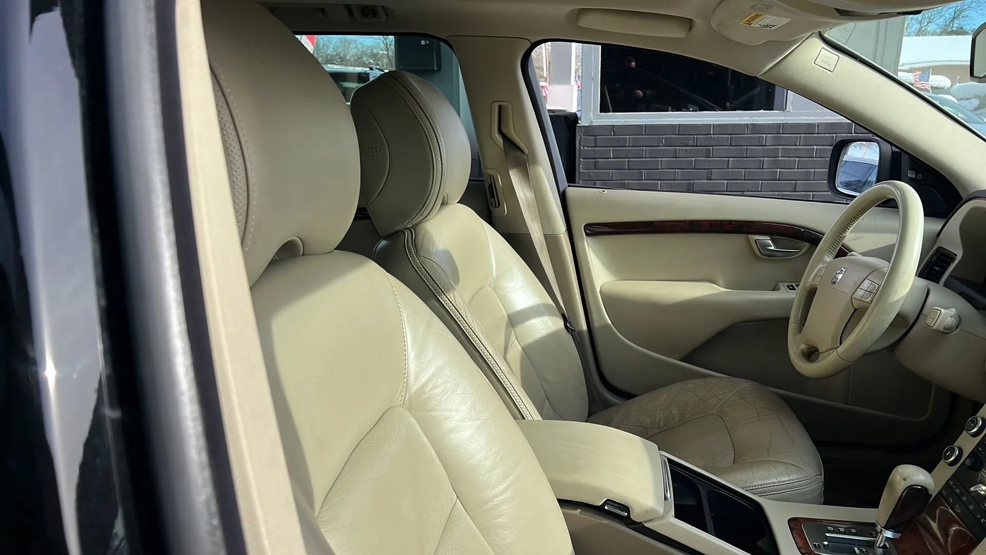 Used 2008 Volvo XC70 3.2 image 20