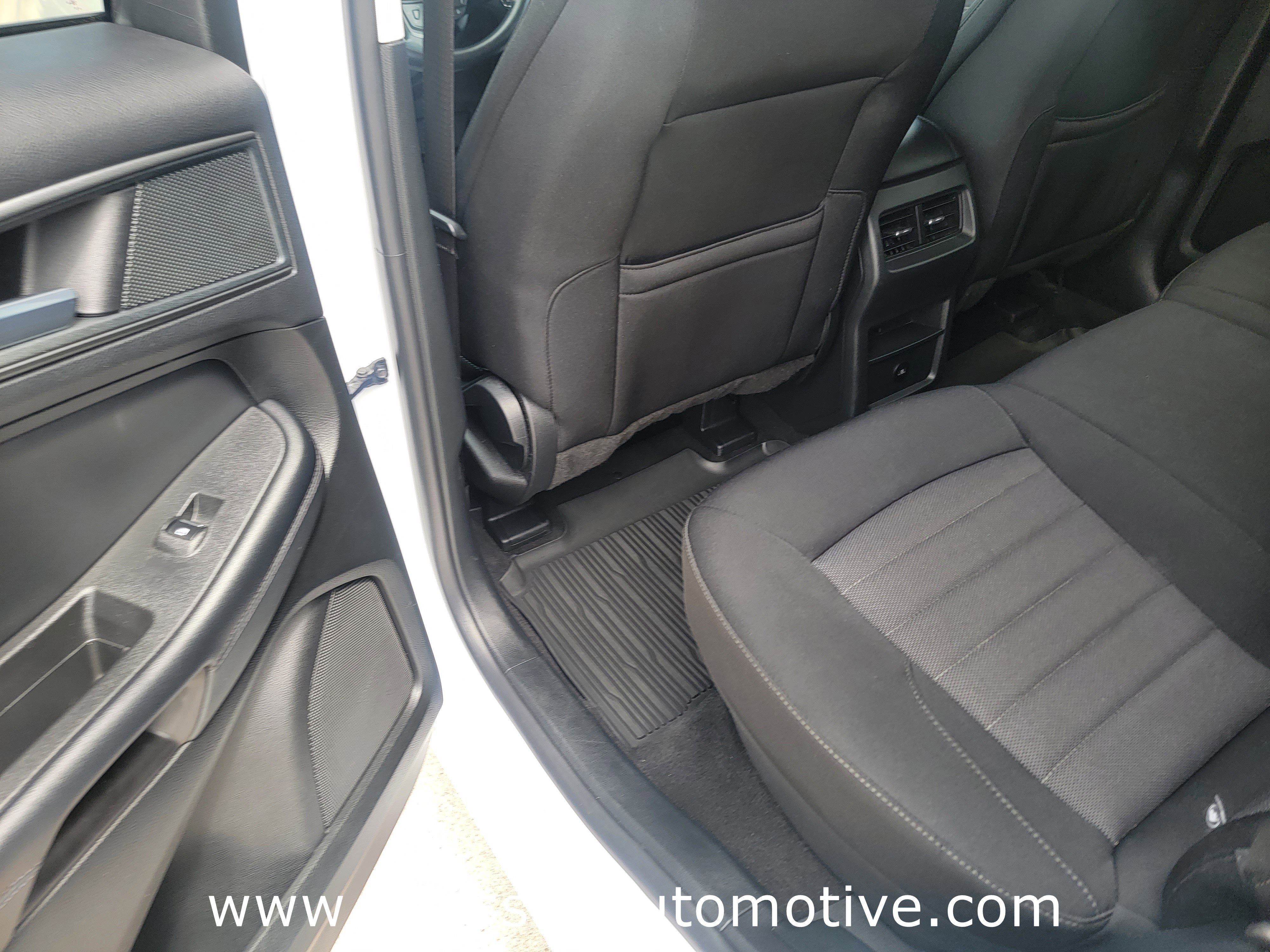 Used 2024 Ford Edge SE image 13