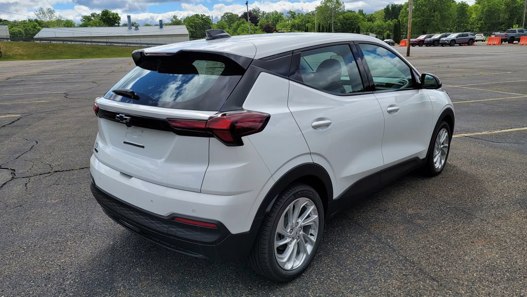 New 2027 Chevrolet Bolt LT w/ LPO, All-Weather Package FWD image 12