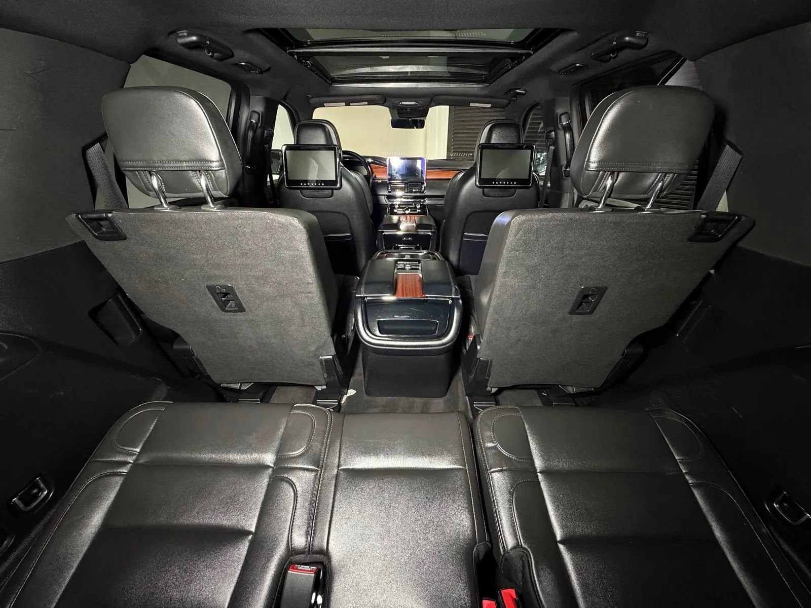 Used 2018 Lincoln Navigator Reserve w/ Technology Package AWD/4WD image 17