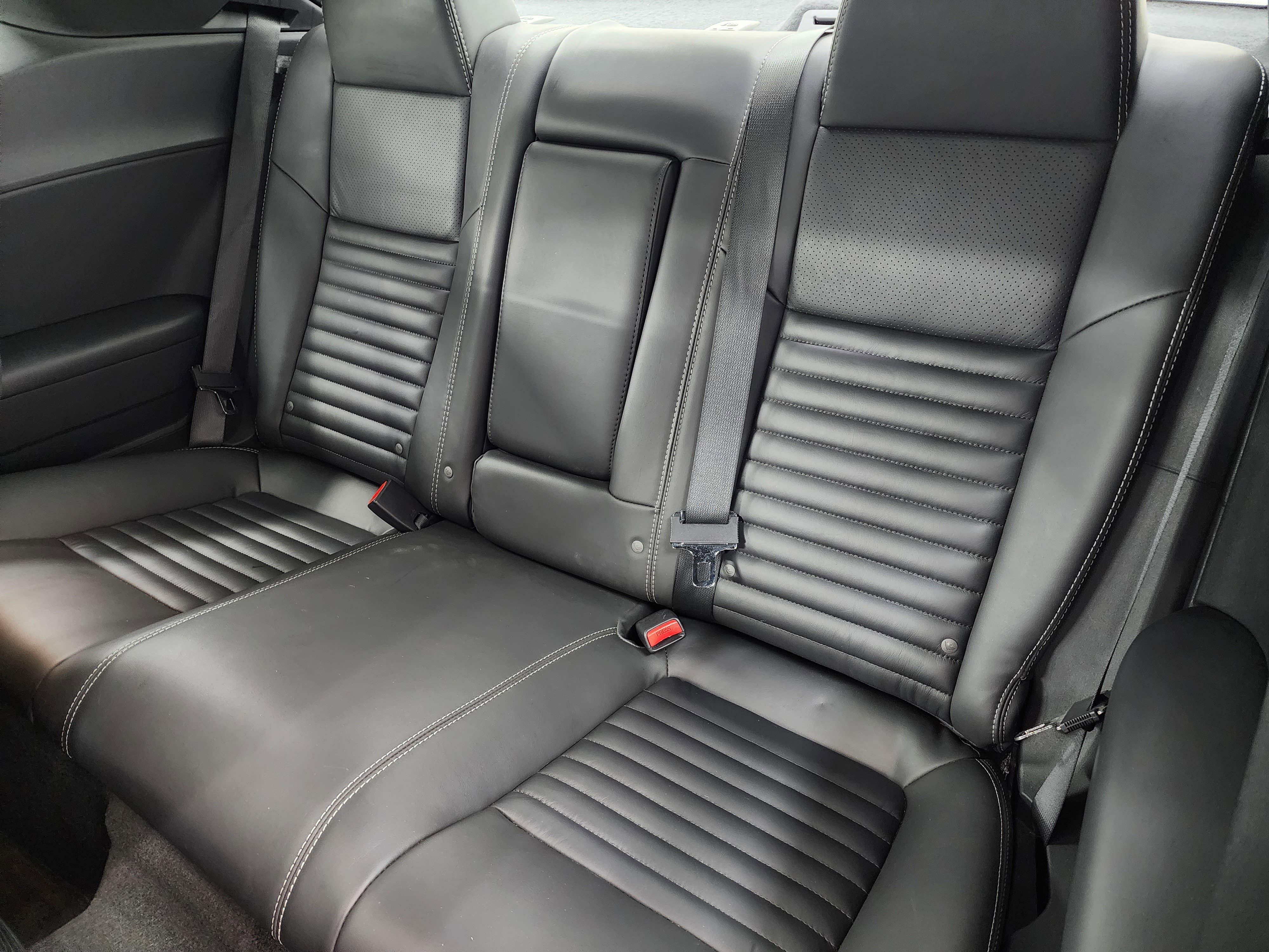Used 2010 Dodge Challenger R/T RWD image 9