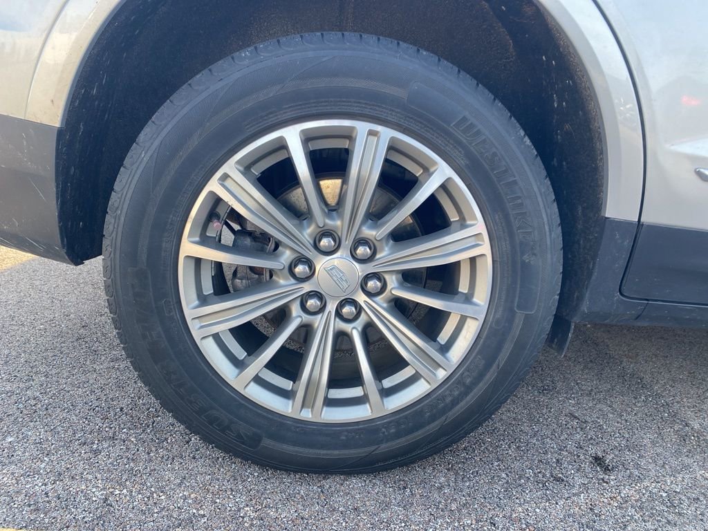 Used 2018 Cadillac XT5 Luxury w/ Driver Awareness Package AWD/4WD image 8