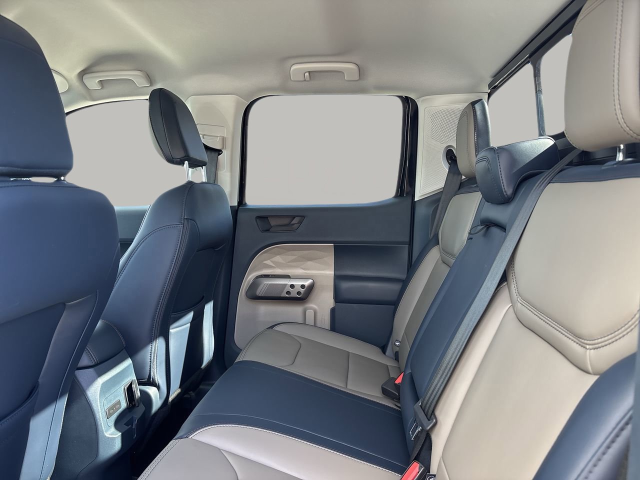 New 2025 Ford Maverick Lariat w/ 4K Tow Package image 16