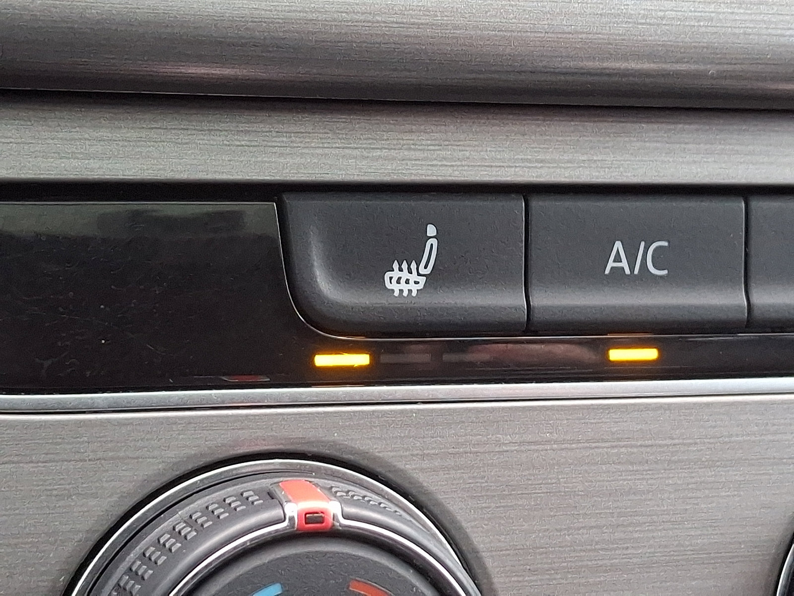 Used 2015 Volkswagen Golf TDI SE image 25