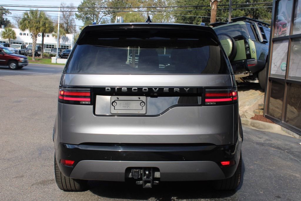 Certified 2025 Land Rover Discovery Dynamic SE image 8