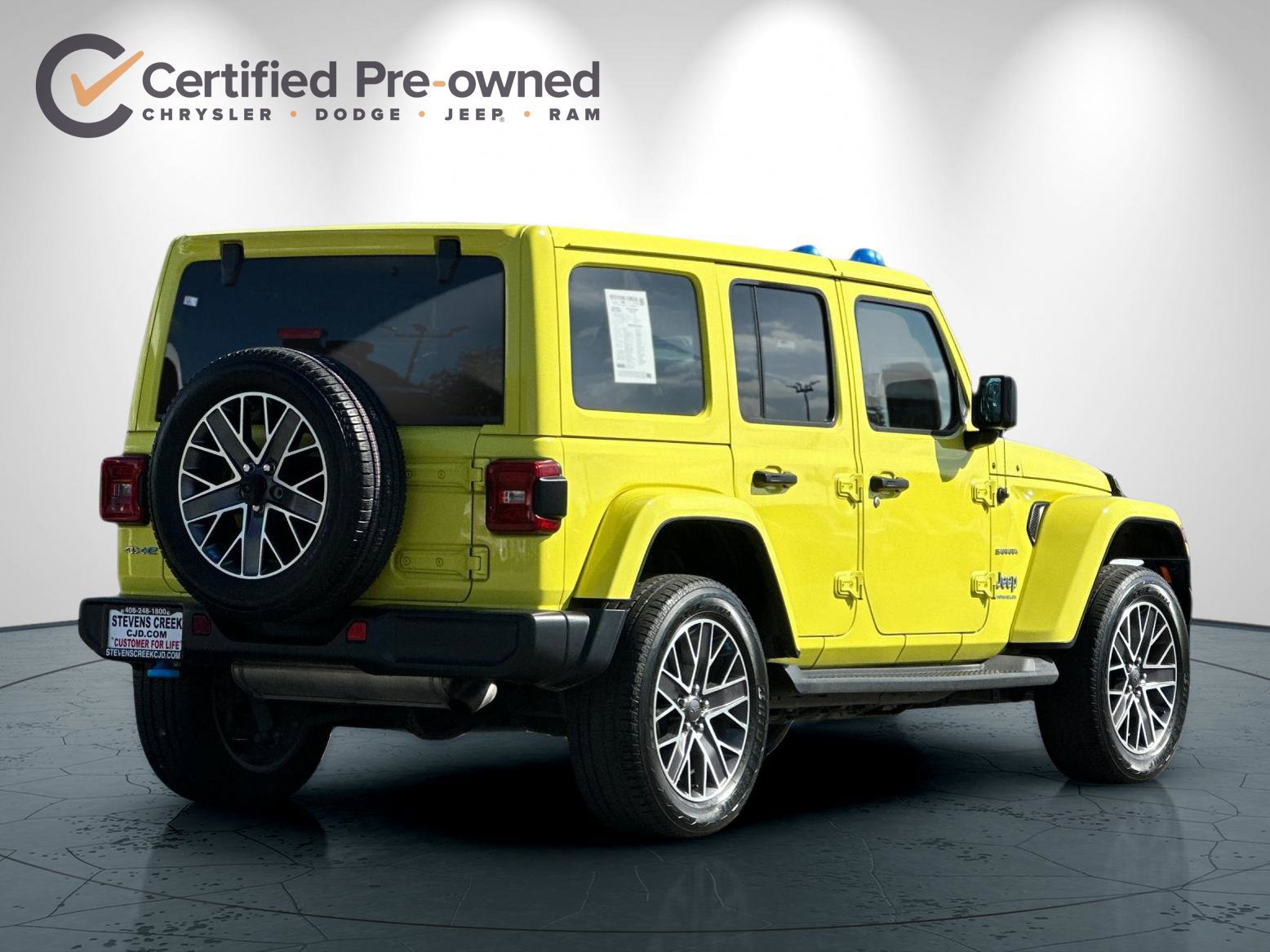 Certified 2023 Jeep Wrangler Unlimited Sahara w/ Cold Weather Group AWD/4WD image 4
