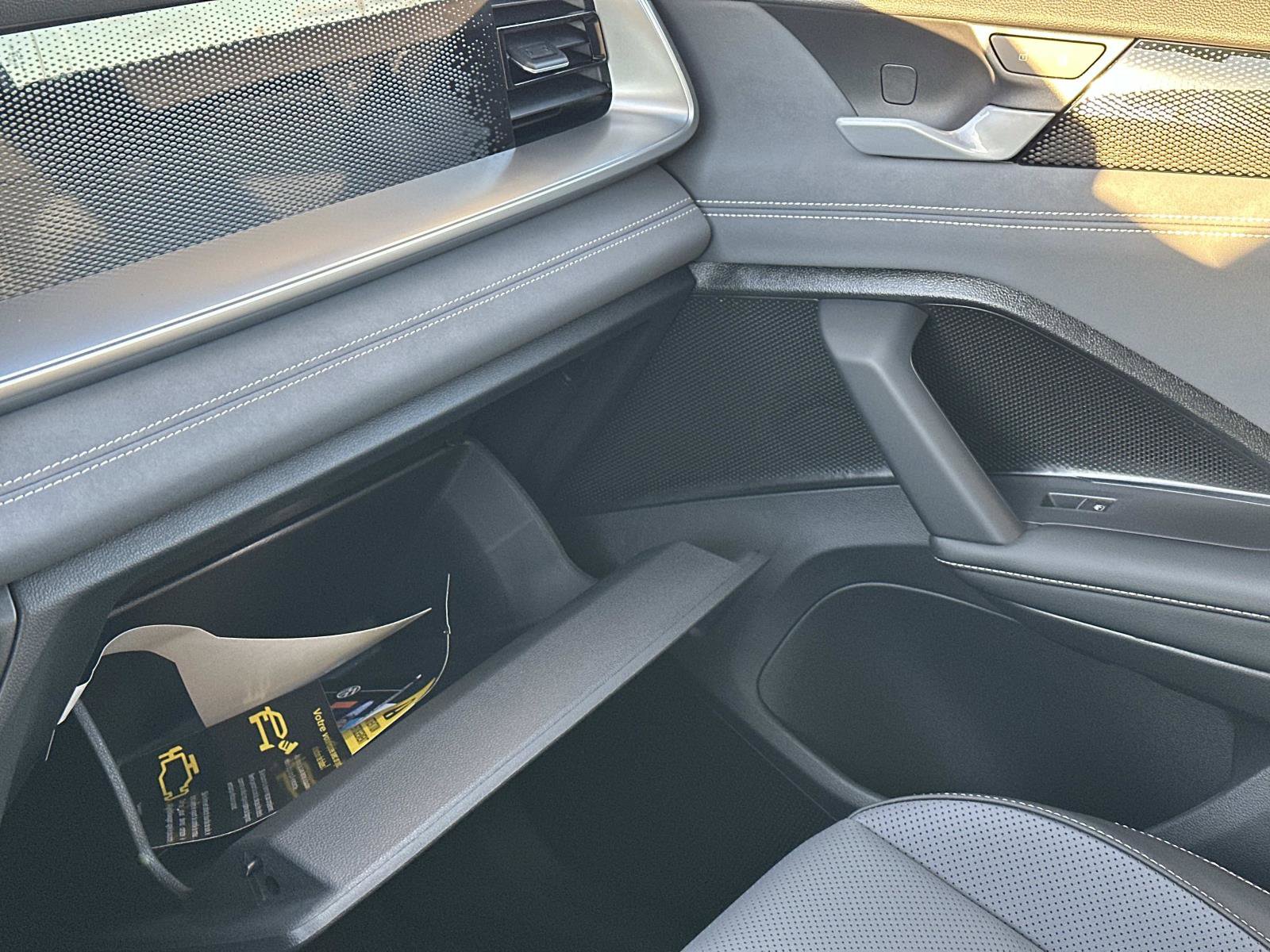 New 2026 Volkswagen Tiguan SE image 32