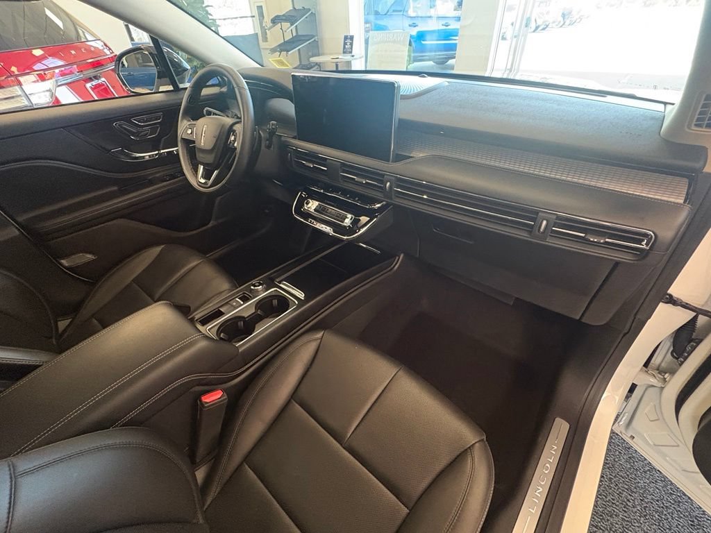Used 2023 Lincoln Corsair AWD w/ Equipment Group 101A image 50
