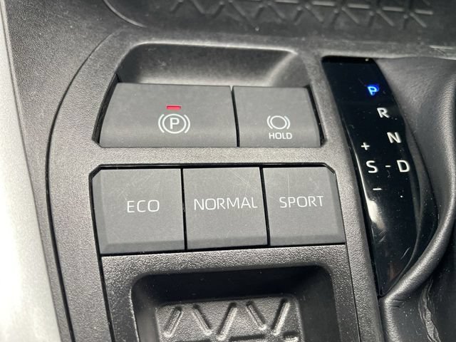 Used 2024 Toyota RAV4 XLE FWD image 17