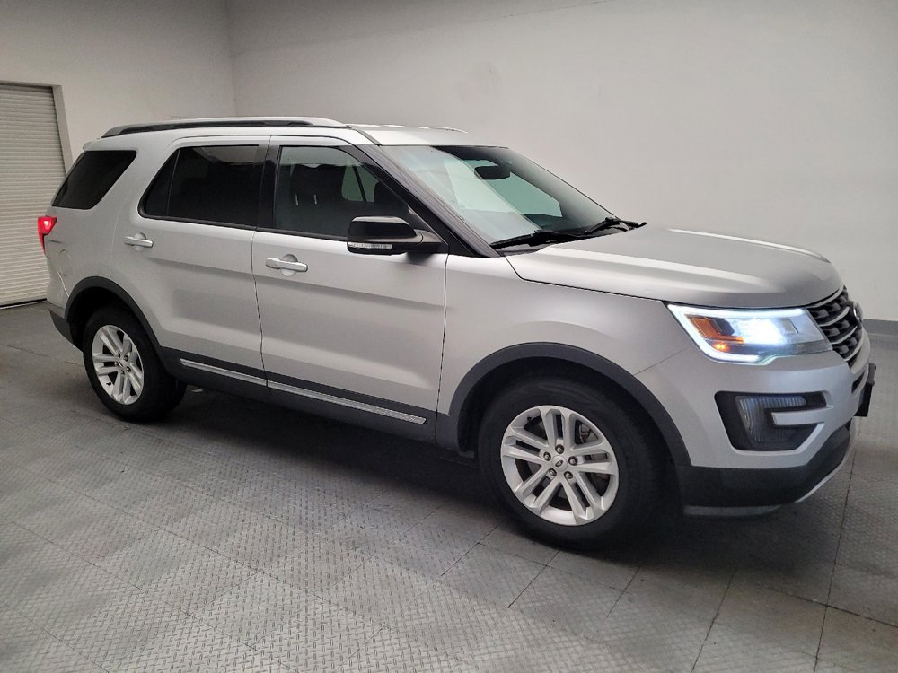 Used 2016 Ford Explorer XLT w/ Equipment Group 201A FWD image 11