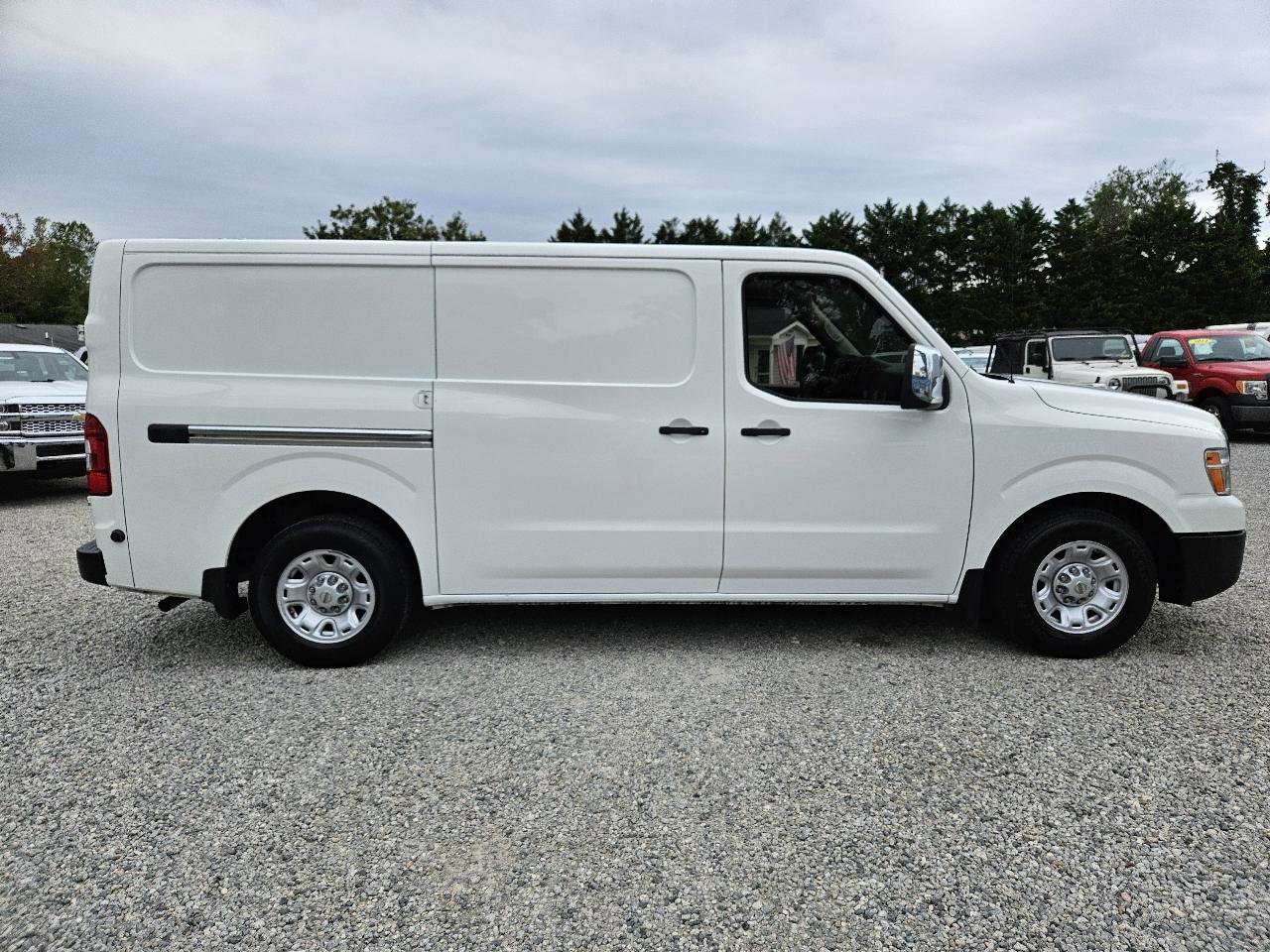 Used 2019 Nissan NV 2500 SV RWD image 6