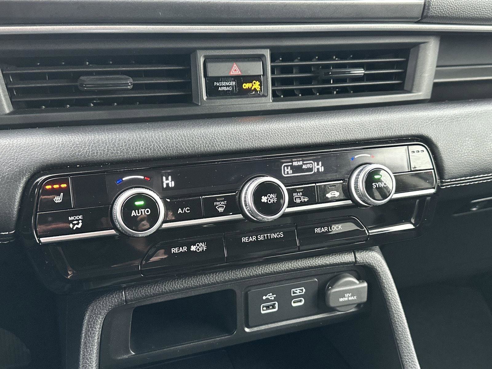 Certified 2025 Honda Pilot Touring image 24